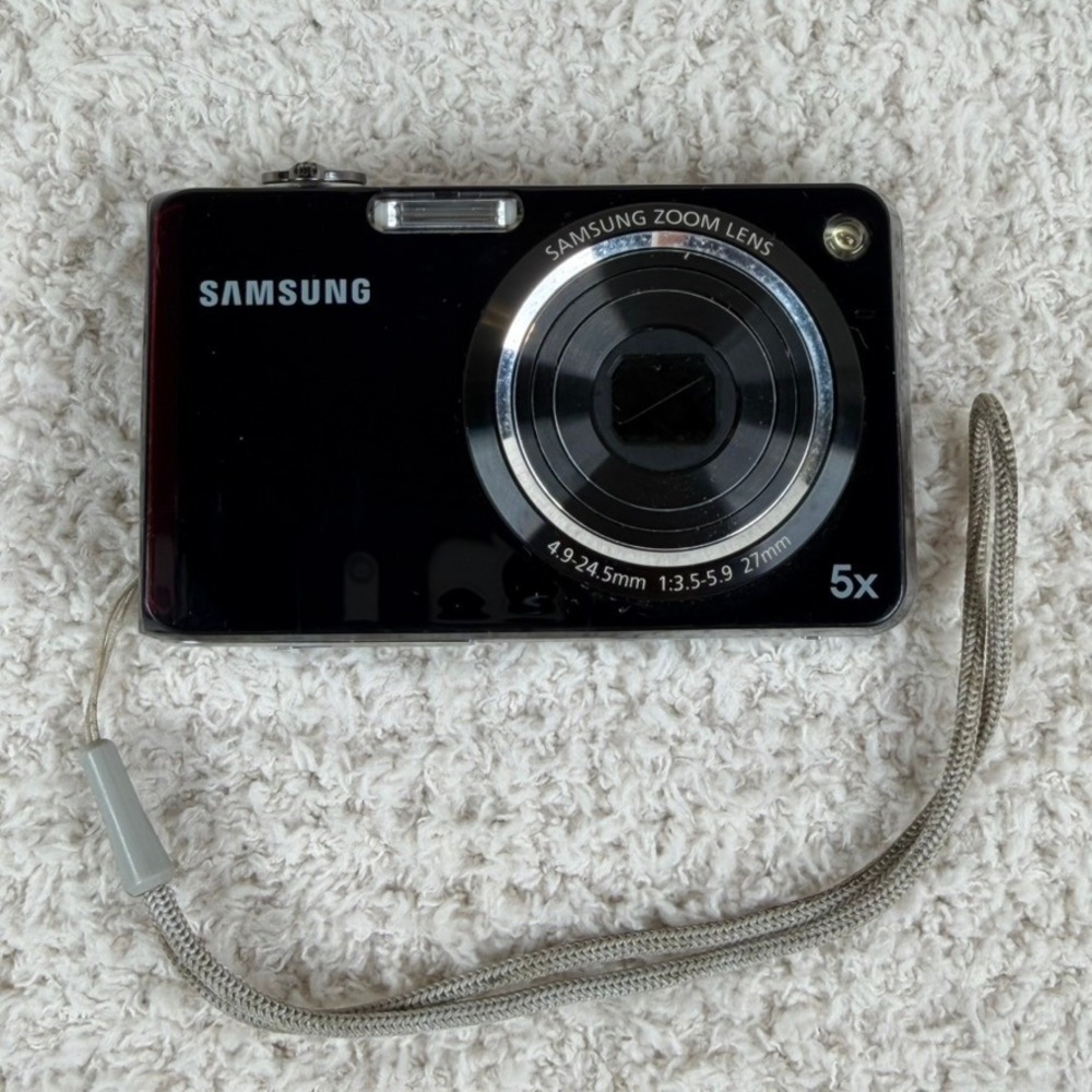 Samsung TL210 DualView Digital Camera Black 12.4MP 5x Zoom 27mm Wide Angle Lens